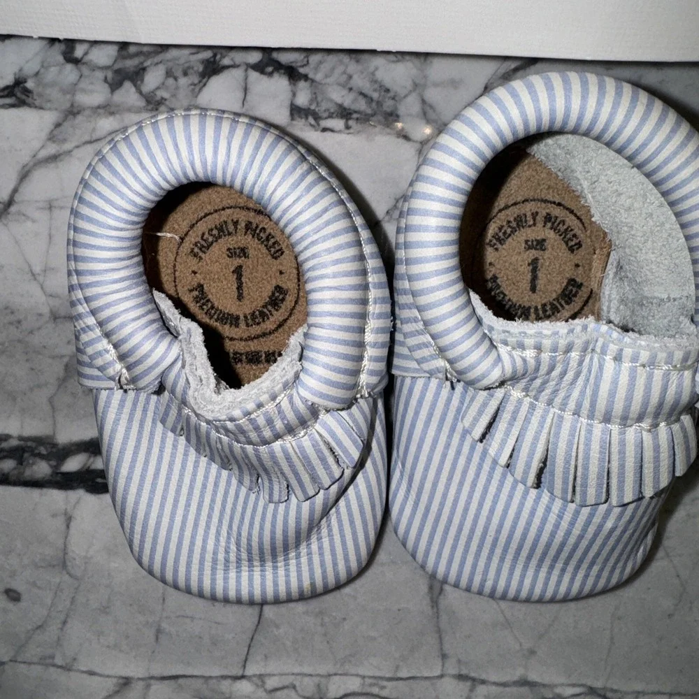 Freshly Picked Moccasins City Mocc Seersucker Size 1